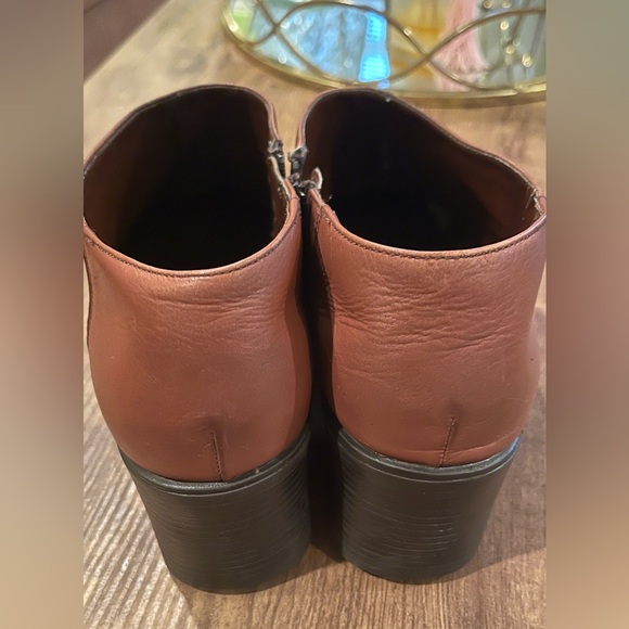 Sandler of Boston Women’s Brown/Camel Ankle Booties Leather Size 8 1/2 W - Picture 7 of 16